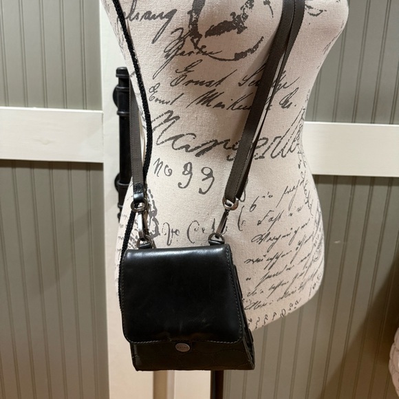 Mosey Moss Green Crossbody Wallet - Picture 1 of 7